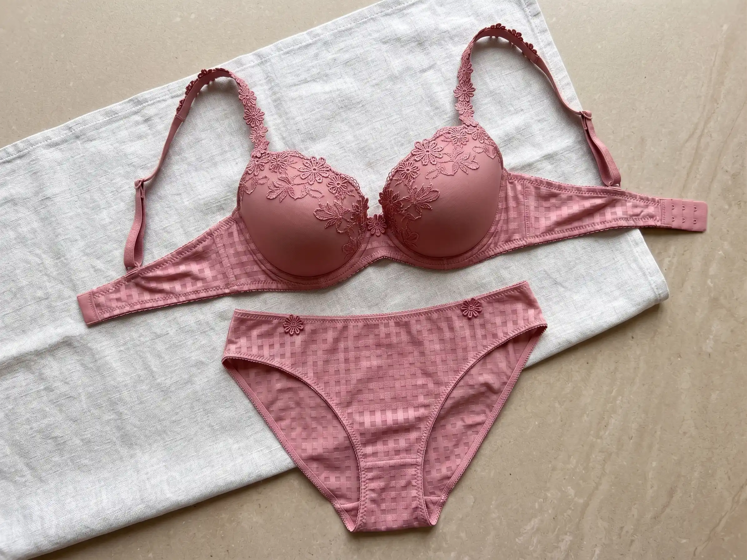 Lingerie reference 7