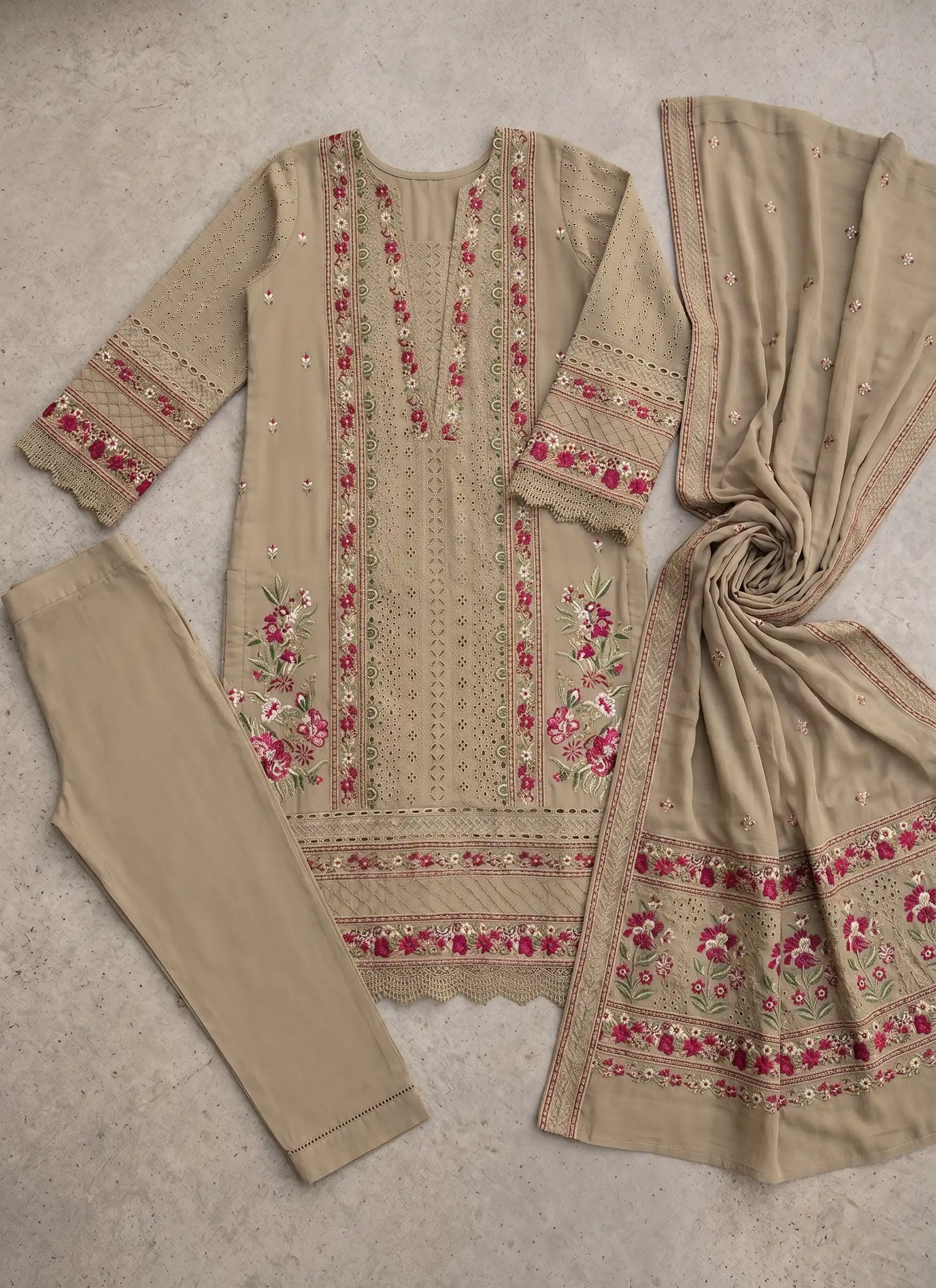 Pakistani Suit reference 5